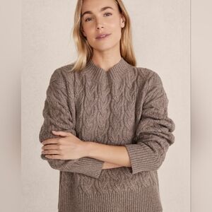 Women's Cable Knit Sweater - Brown